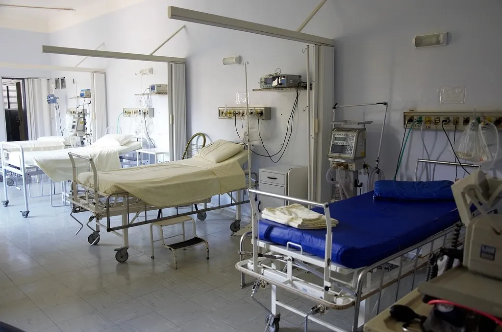 Área de hospitalización construida por RIVOLTA en México